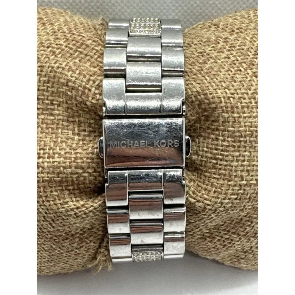 Michael Kors Runway MK5825 Women Stainless Steel Analog Dial Quartz Watch JNA840